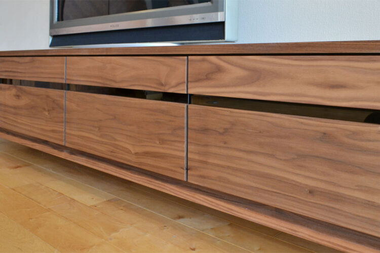 木目を通した前板扉