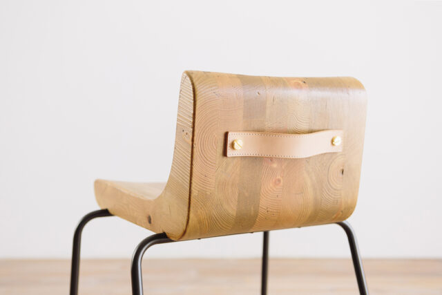 ヌメ革のハンドル