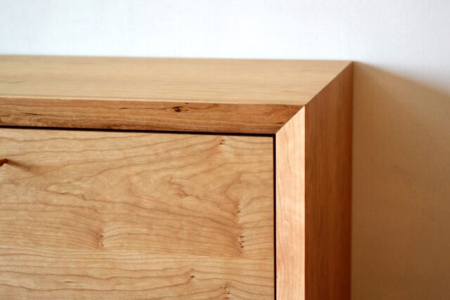 エッジの効いたディテール