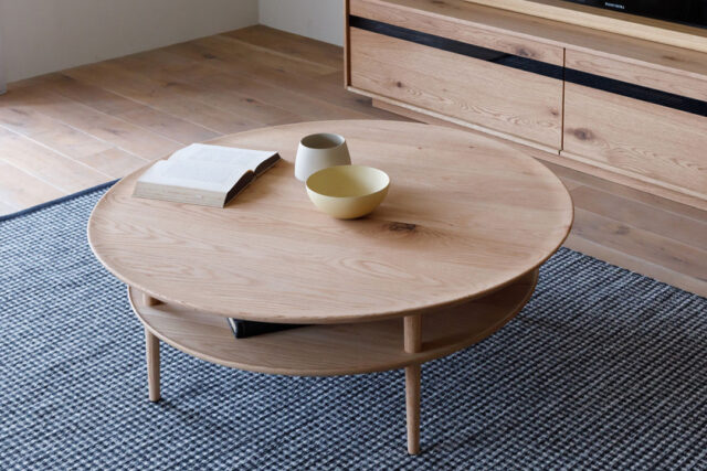 使いやすいラウンド型の天板