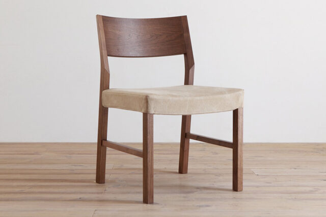 幅広のゆったり座面