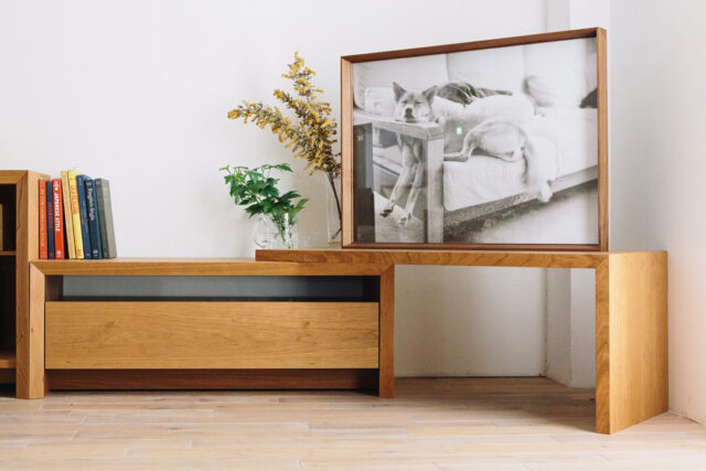 エッジーなシンプルデザイン