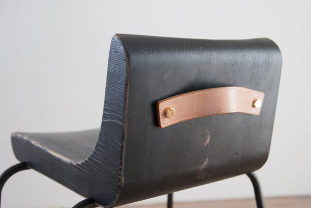 ヌメ革のハンドル