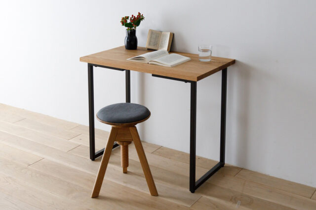 サイズ展開豊富なシンプルデスク