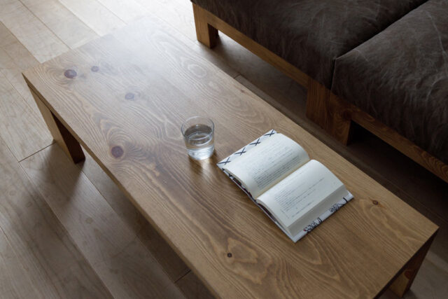 節ありのパイン材