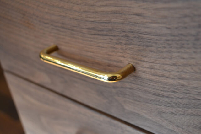 真鍮ツマミのアクセント
