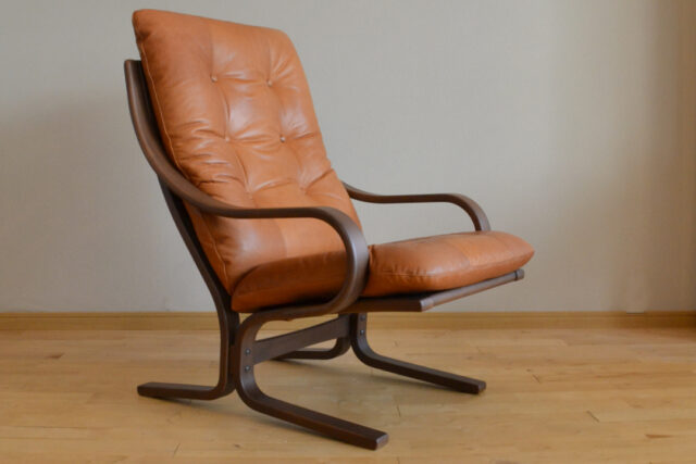 成形合板の技術で製作