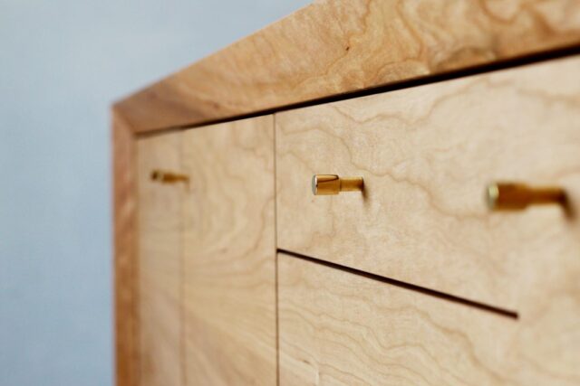 真鍮ツマミのアクセント