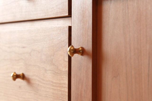 真鍮ツマミのアクセント