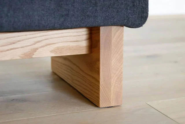 重厚感のある無垢材