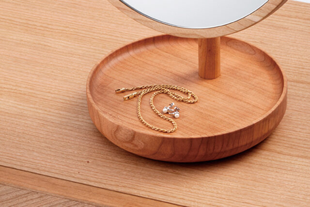 アクセサリートレイとして使えるベース