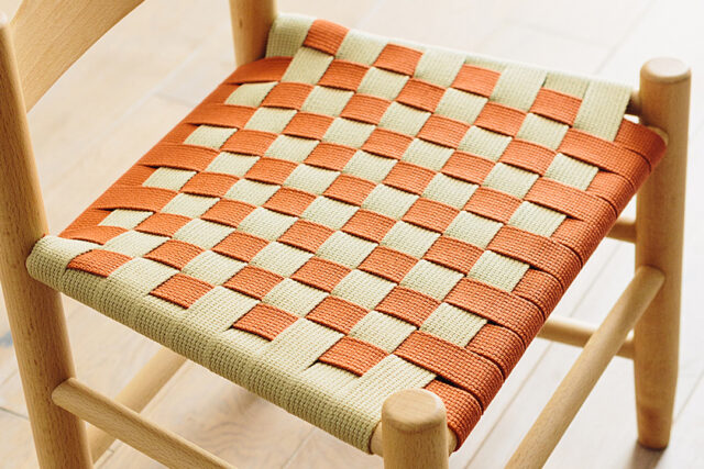 レッド×ベージュ