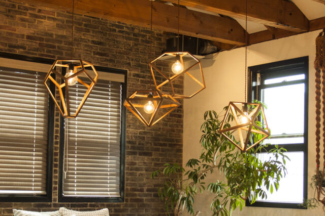 放射線状に伸びるラインが特徴