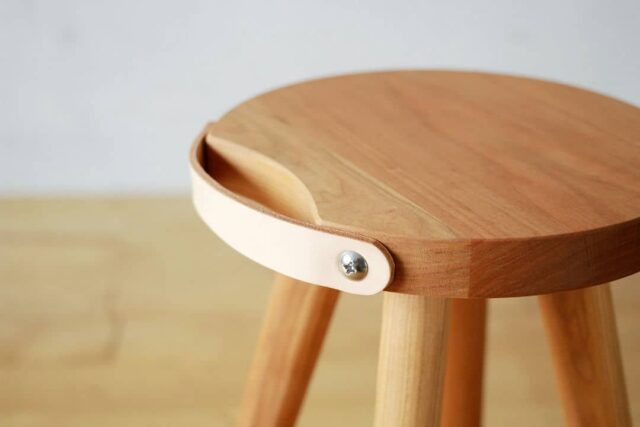 味わいを増すヌメ革ベルト