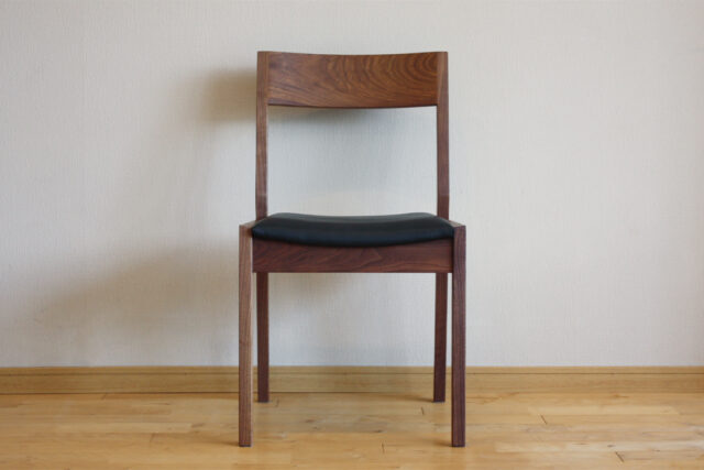 ベーシックなシンプルチェア