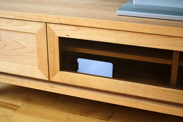 中を丸見えにしないブロンズガラス