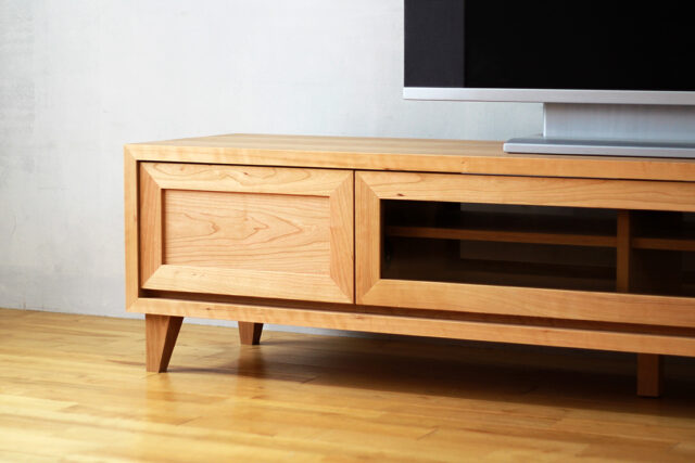 軽やかなレッグデザイン