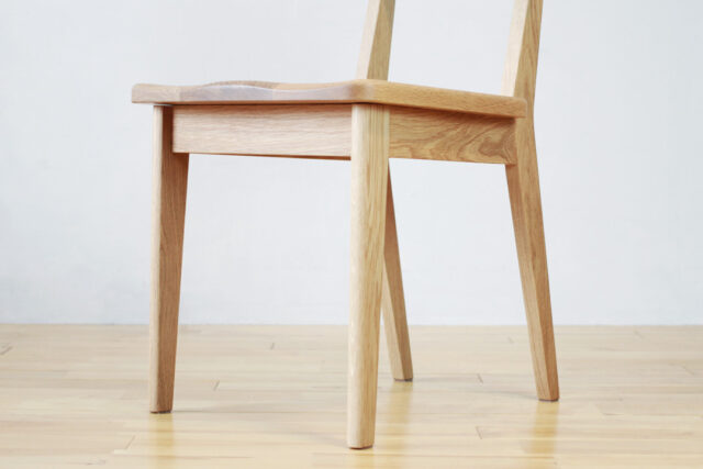 テーパードデザインのレッグですっきり