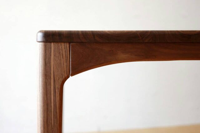 アーチ状の幕板