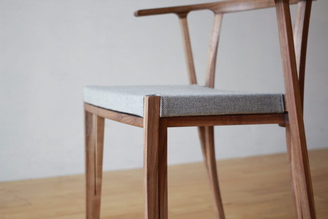 クッション性を持たせた座面