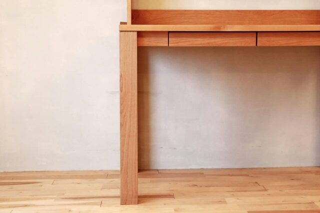 ストレートデザインのレッグ