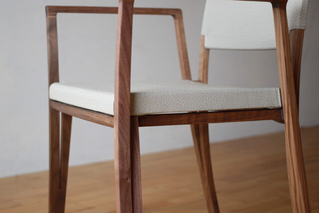 クッション性を持たせた座面