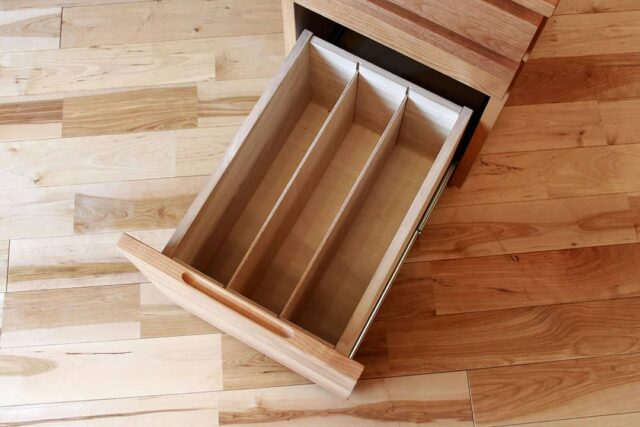 便利な仕切り板付