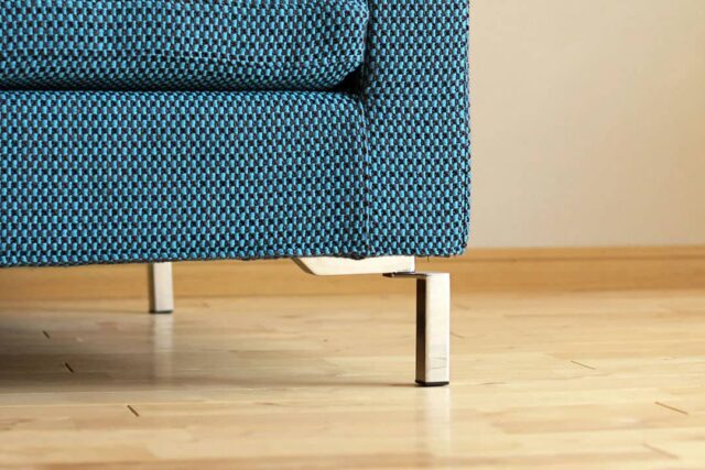 無垢ステンレス磨き仕上げのレッグ