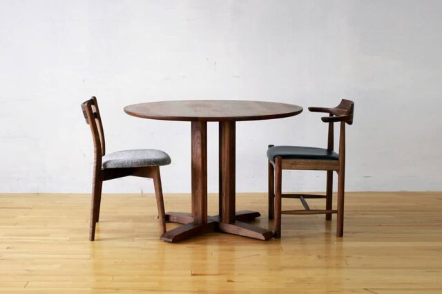 会話が弾む丸テーブル