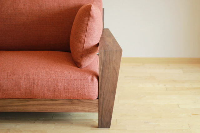 幅広厚材の贅沢な通し木目