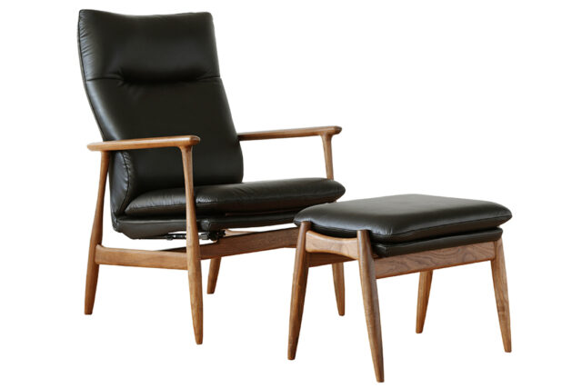 木のしなりを生かした座り心地