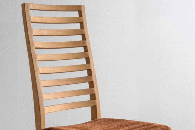 やさしい背あたりのフラット設計