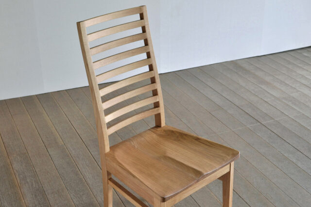 やさしい背あたりのフラット設計