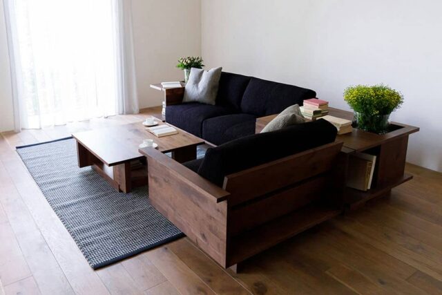 節あり無垢材の美しいフレーム