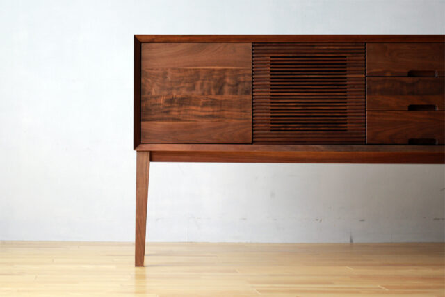 軽快なレッグデザイン