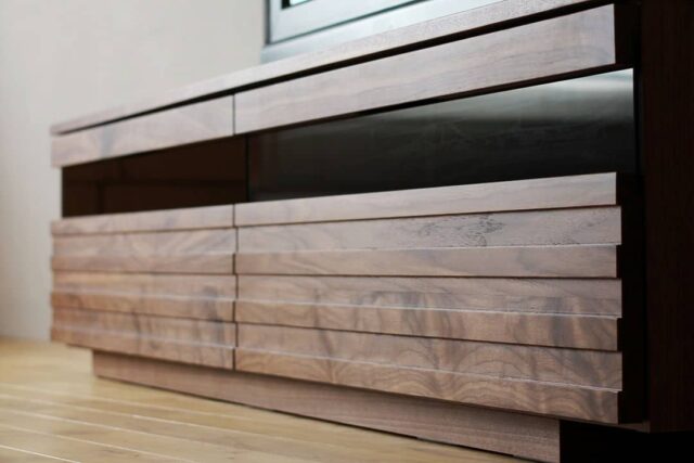 陰影を生む表面加工