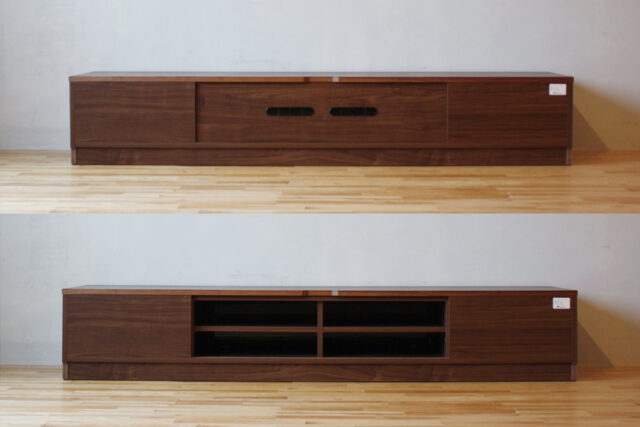 配線に便利な背面仕様