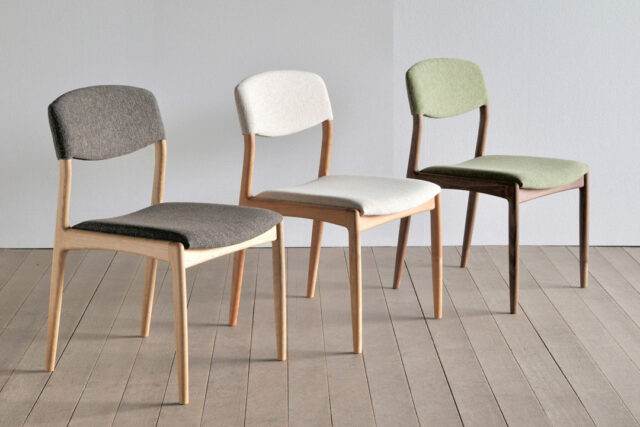 細身で丸みのある北欧風のチェア