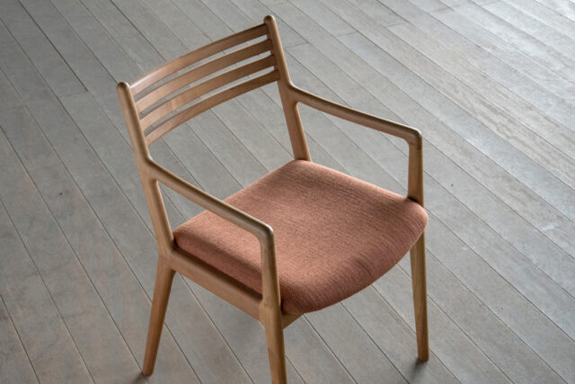 緩やかなカーブが優しい掛け心地