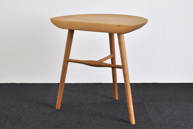 【3本脚タイプ】2WAYで使えるシンプルなスツールテーブル