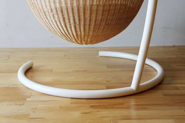 円形のレッグデザイン