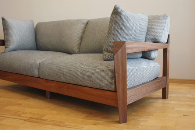 材を積層しボリューム感を