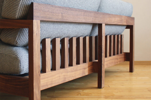 軽快さを出しながら掛け心地に配慮