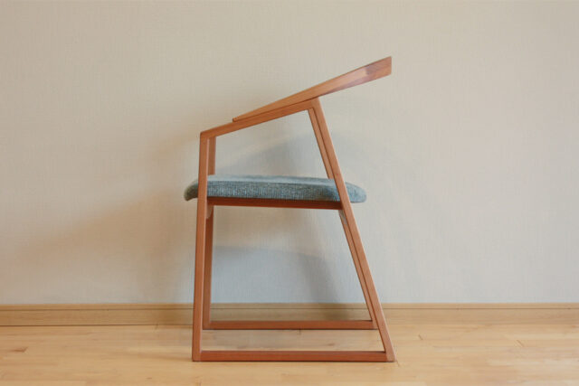 1インチ材でつくる細身のチェア