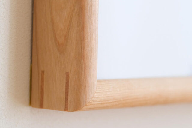 老舗額縁メーカーならではの技術力