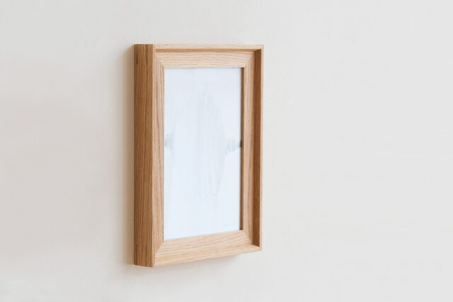 格調あるおしゃれな二重枠デザイン