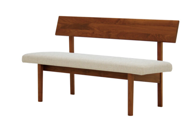 サイズや素材が選べるオーダーベンチ