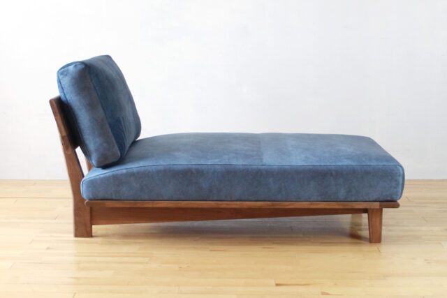 ゆったりと足を伸ばせる奥行き