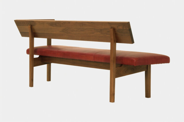 後ろ姿も美しく