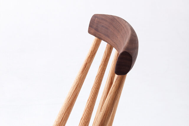 削り出しの背もたれ